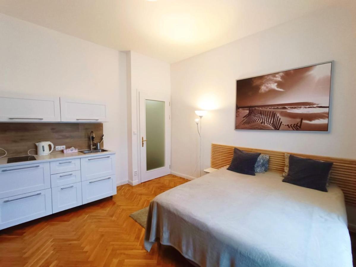 Apartmen -Studio Praha Bagian luar foto