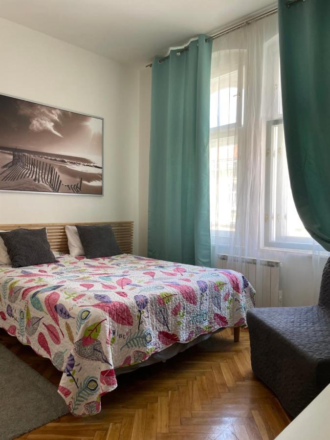 Apartmen -Studio Praha Bagian luar foto